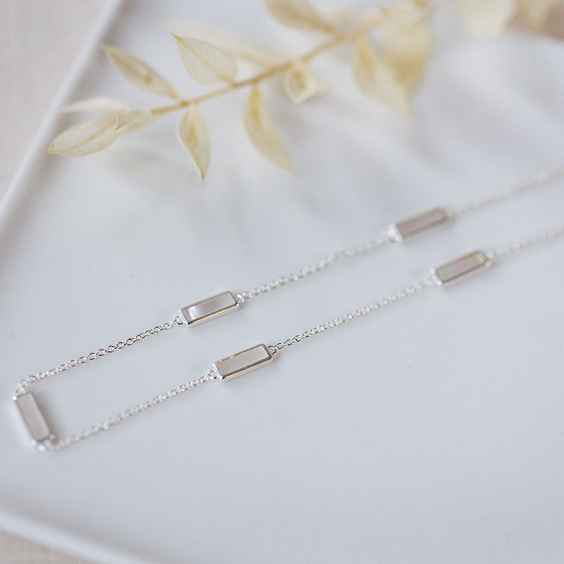 Harper Necklace - Mother of Pearl