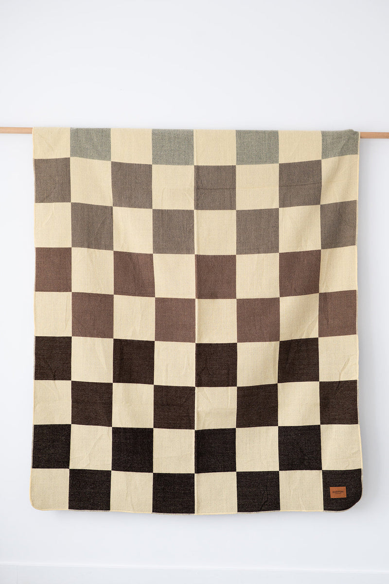 Colour Gid Throw - Checkmate